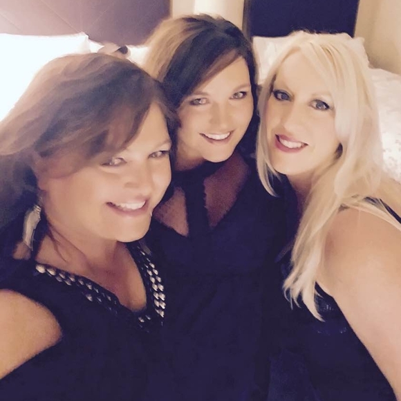 Meet your Posher, Mindy - Picture 1 of 1